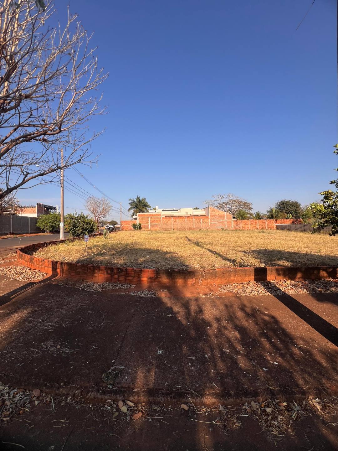 Terreno em Condomínio Fechado