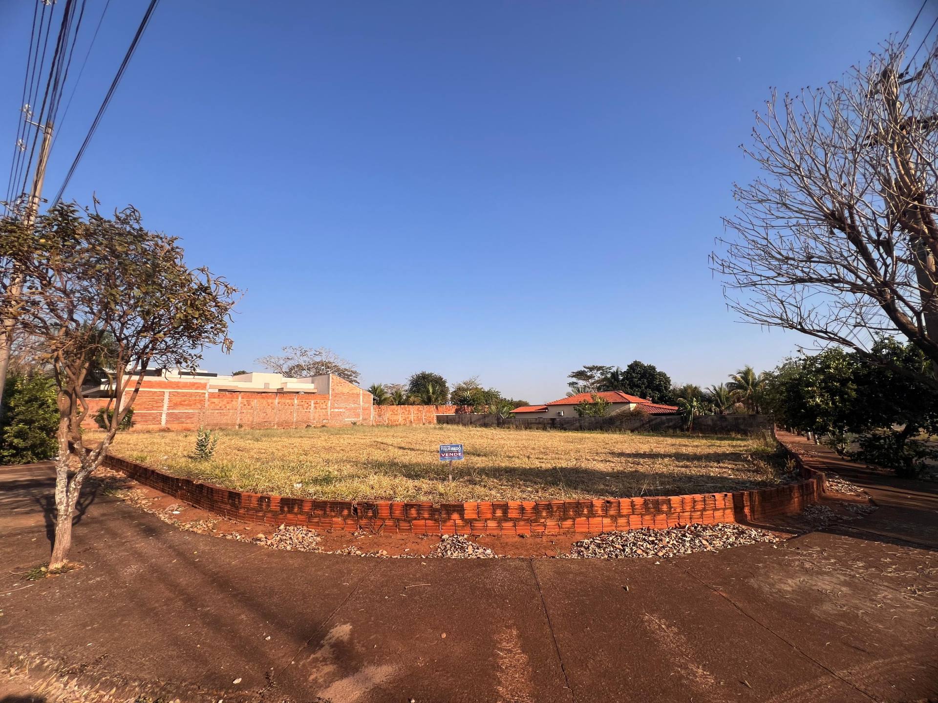 Terreno em Condomínio Fechado